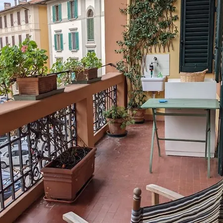 Double Bedroom In Beautiful 30's Style * Florence